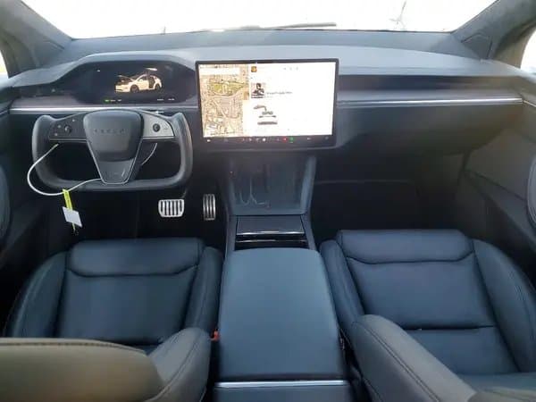 Tesla Model X 2024