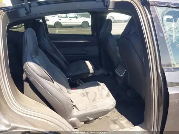 Tesla Model X 2024