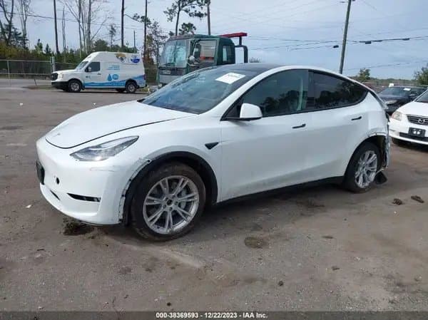 Tesla Model Y 2023