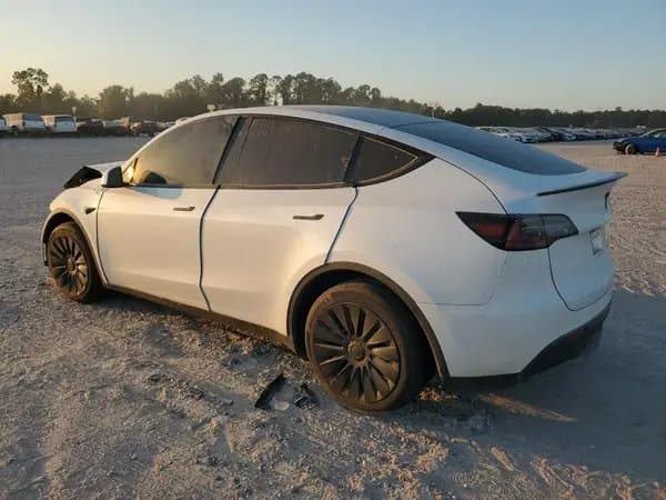 Tesla Model Y 2023