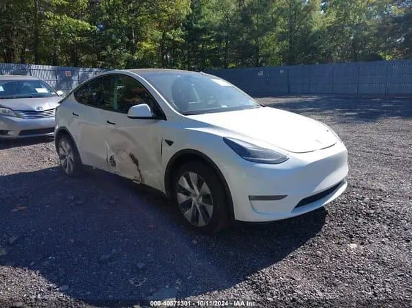 Tesla Model Y 2024
