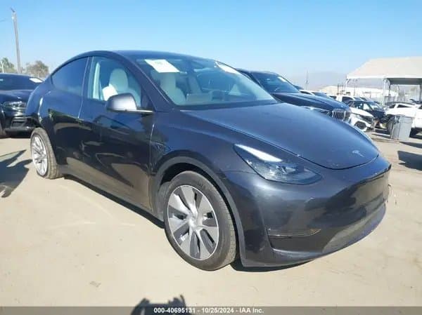 Tesla Model Y 2024