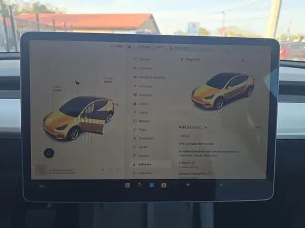 Tesla Model Y 2024