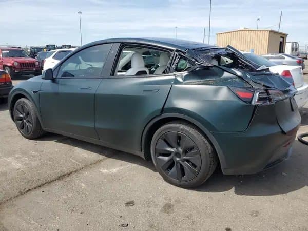 Tesla Model Y 2024