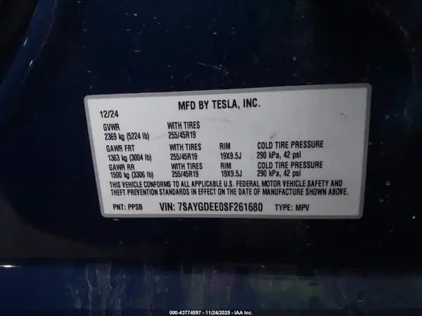 Tesla Model Y 2025
