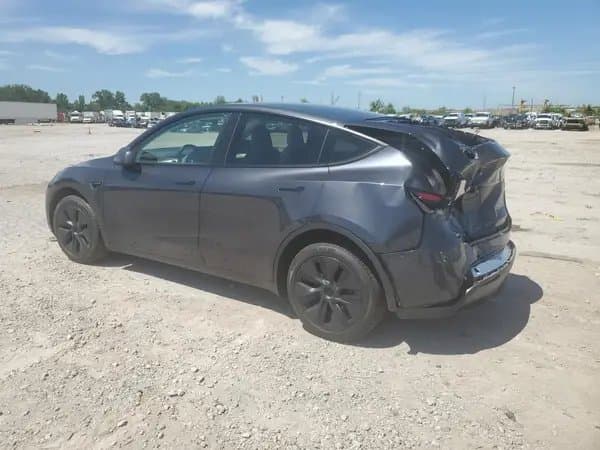 Tesla Model Y 2025
