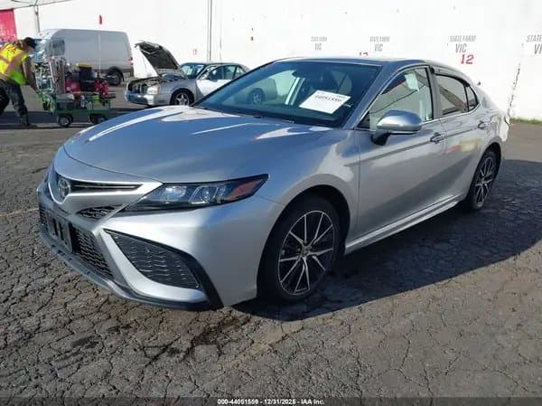 Toyota Camry 2021