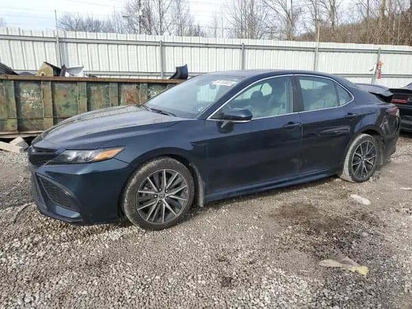 Toyota Camry 2021