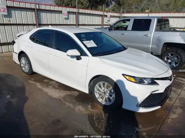 Toyota Camry 2021