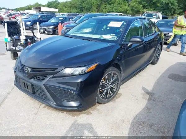 Toyota Camry 2021