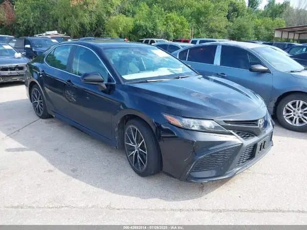 Toyota Camry 2021