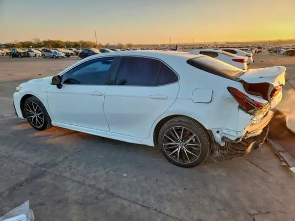 Toyota Camry 2021
