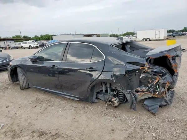 Toyota Camry 2021