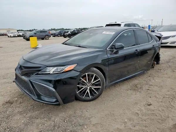 Toyota Camry 2021