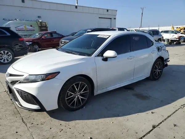 Toyota Camry 2021