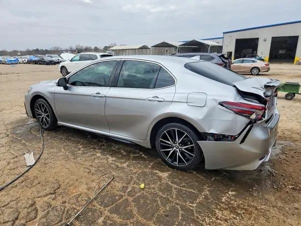 Toyota Camry 2021