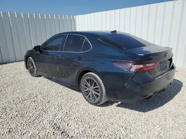 Toyota Camry 2021