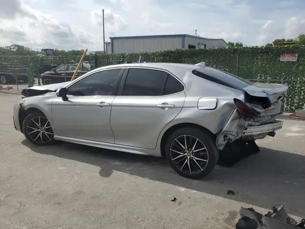 Toyota Camry 2021