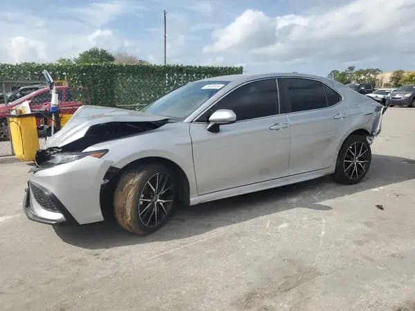 Toyota Camry 2021