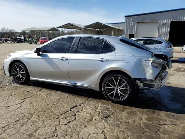 Toyota Camry 2021