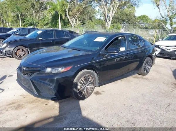 Toyota Camry 2021
