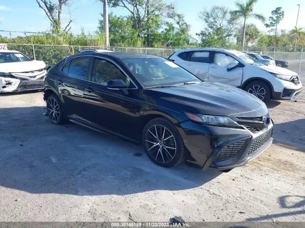 Toyota Camry 2021