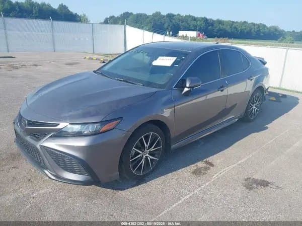 Toyota Camry 2021