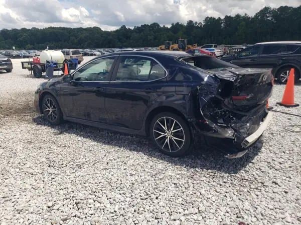 Toyota Camry 2022
