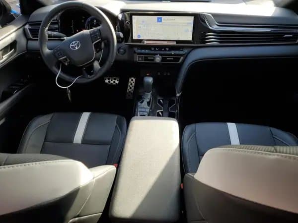 Toyota Camry 2025