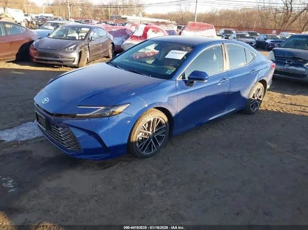 Toyota Camry 2025