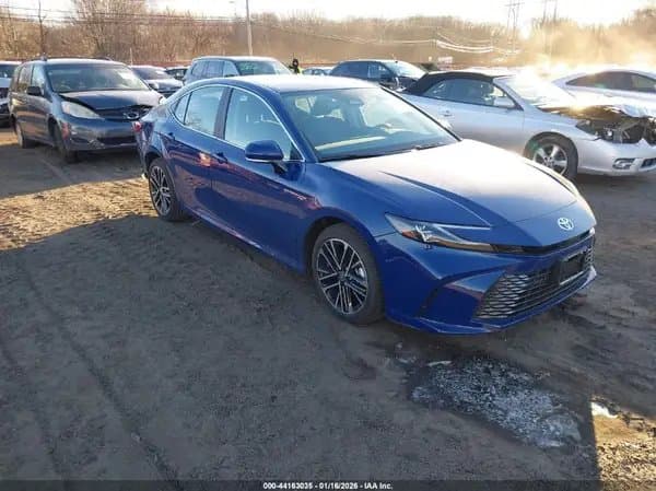 Toyota Camry 2025