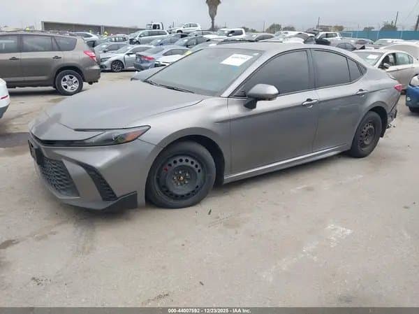 Toyota Camry 2025