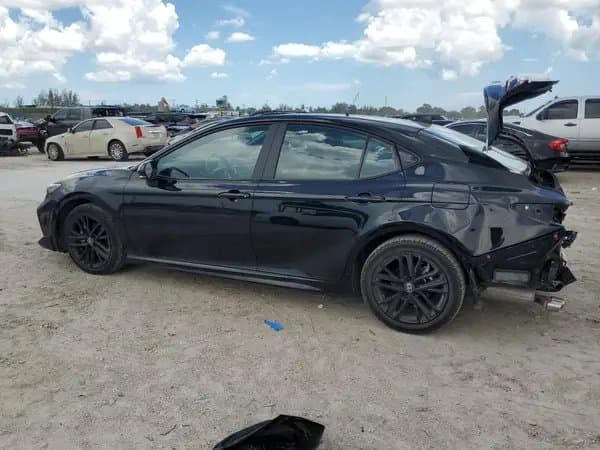 Toyota Camry 2025