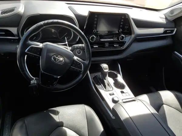 Toyota Highlander 2021