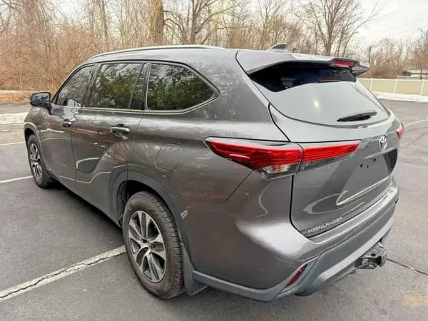 Toyota Highlander 2021