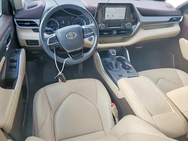 Toyota Highlander 2021