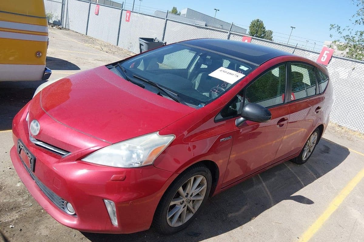 Toyota Prius V 2012