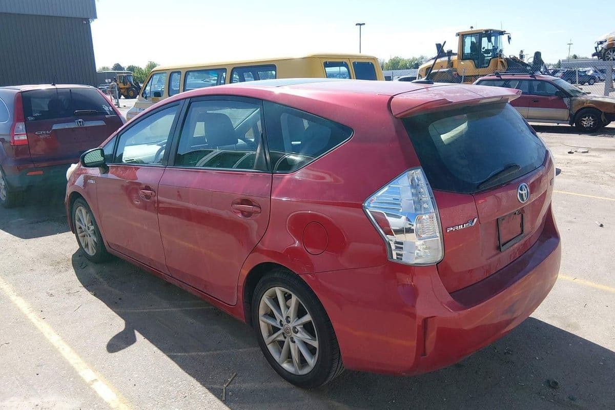 Toyota Prius V 2012