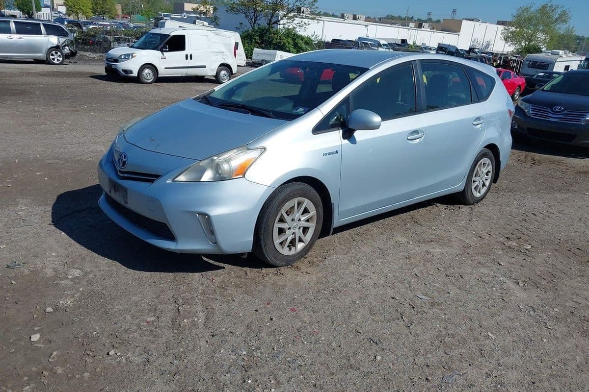 Toyota Prius V 2013