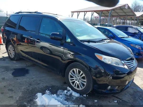 Toyota Sienna 2016