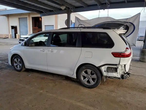 Toyota Sienna 2016