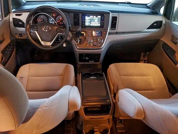 Toyota Sienna 2016