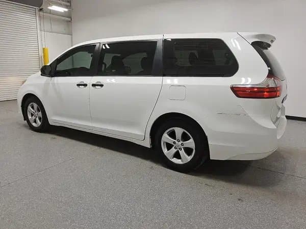 Toyota Sienna 2016
