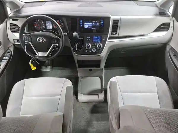 Toyota Sienna 2016