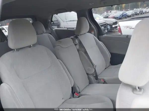 Toyota Sienna 2016