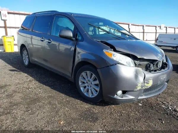 Toyota Sienna 2016