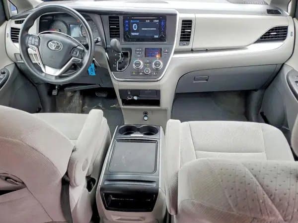 Toyota Sienna 2016