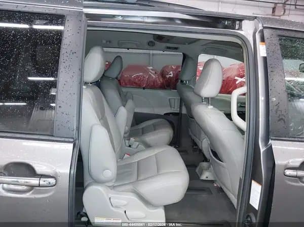 Toyota Sienna 2017