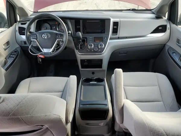 Toyota Sienna 2017