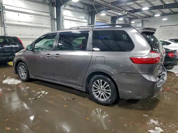 Toyota Sienna 2018